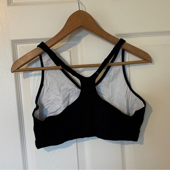 Women’s Black Fruit Of The Loom Size 42 Sports Bra - Picture 2 of 3